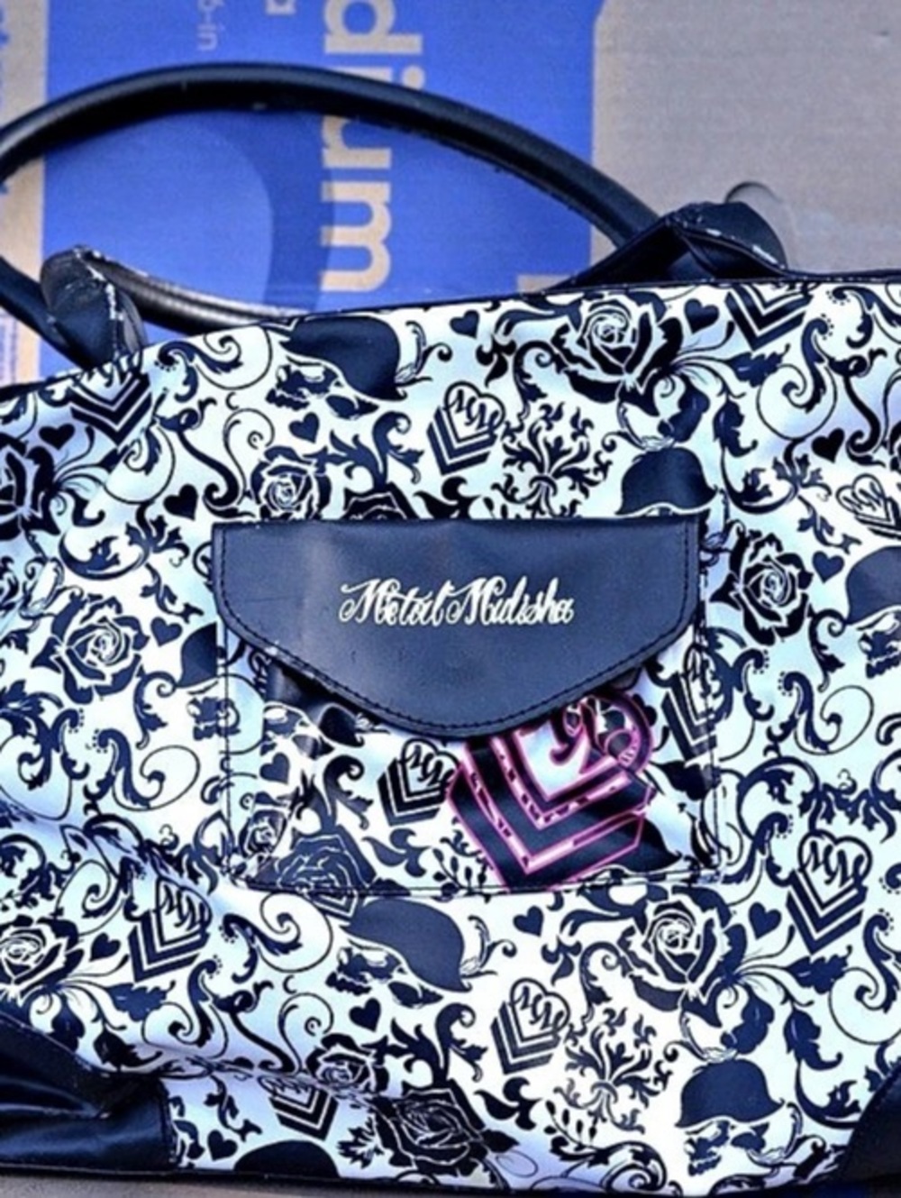 Metal Mulisha Floral Shoulder Bag in Black & White